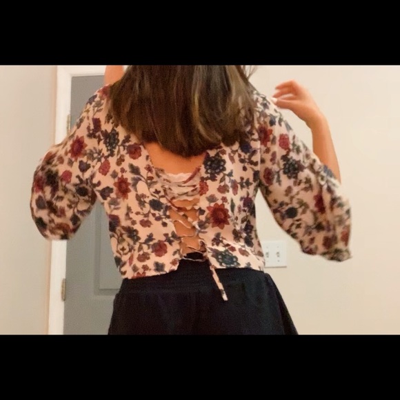 Floral Flowly Cute Crop Top from FOREVER 21 - Picture 3 of 5